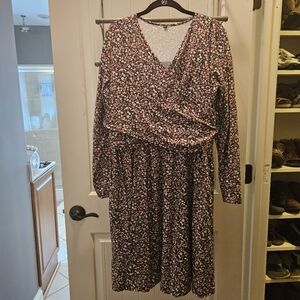 Chic Long Sleeve Floral Nursing Dress